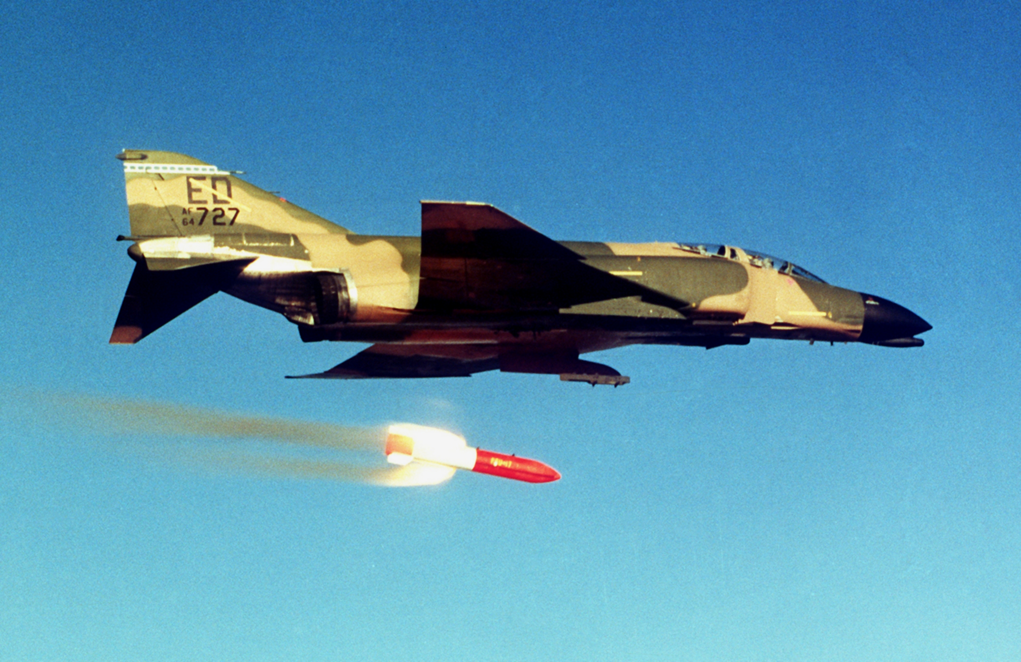 B83_nuclear_bomb_test_with_F-4C_Phantom_1983.JPEG