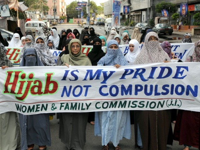 430181-hijabprotestexpressJI-1346598707-851-640x480.jpg