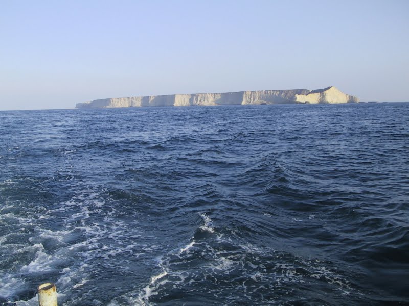 Approaching+Astola+Island.jpg