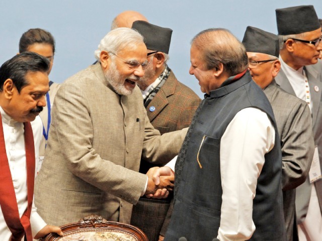 924413-nawazmodi-1437559255-933-640x480.JPG