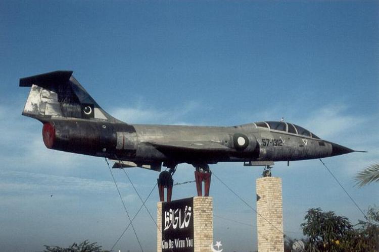 f-104_57312.jpg