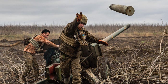 Ukraine artillery soldiers troops Bakhmut