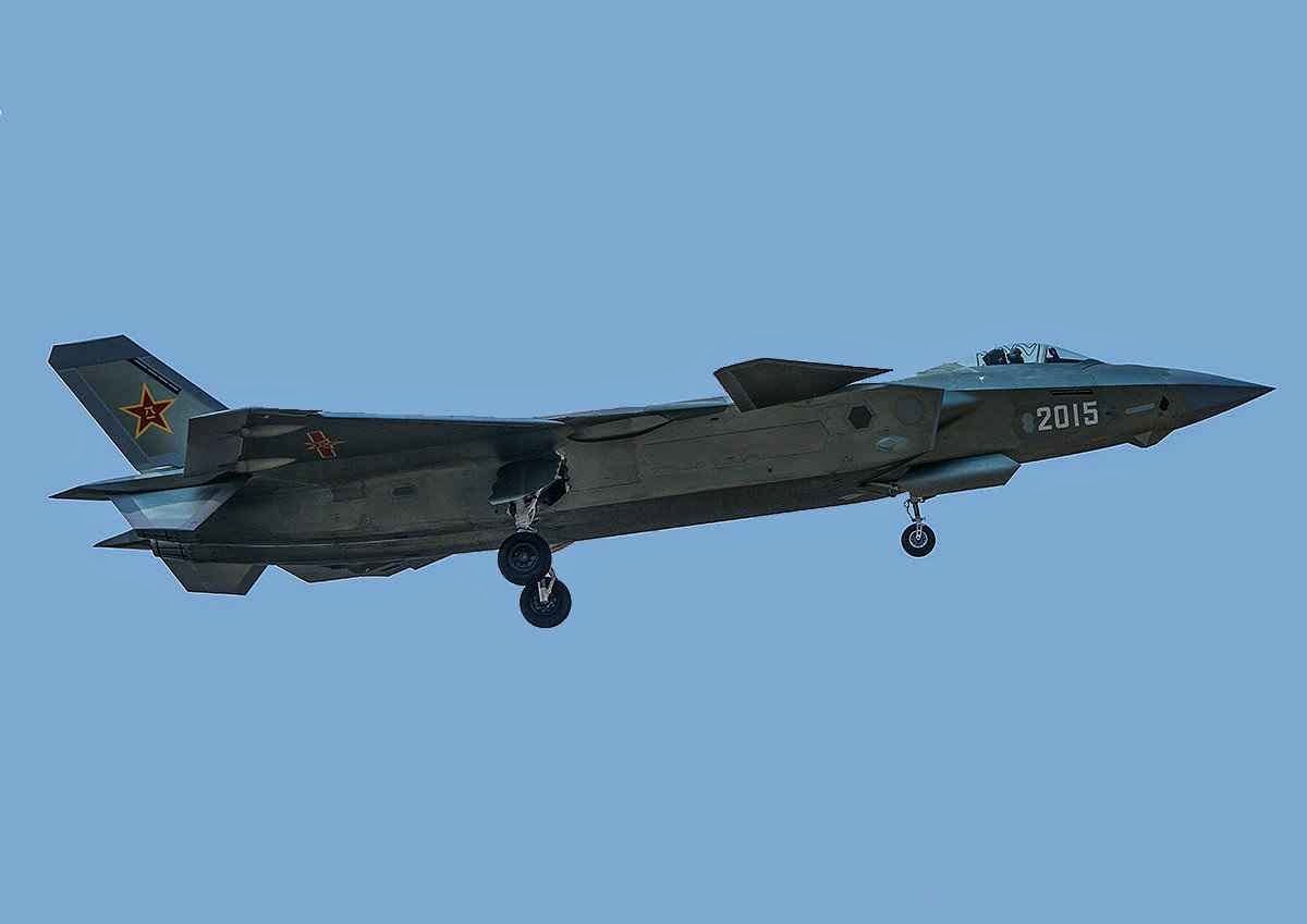 j-20_2015_3.jpg