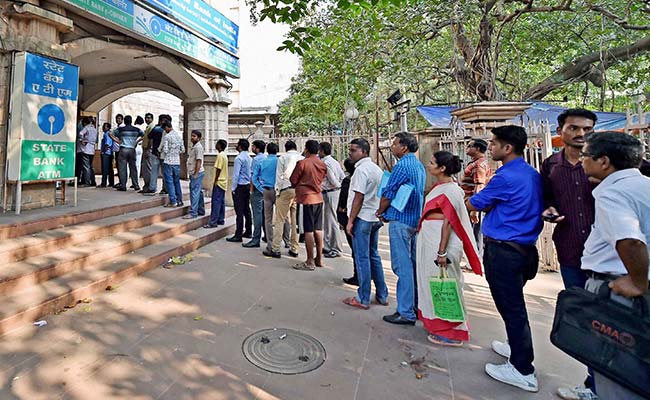 long-queue-at-banks_650x400_51479203225.jpg