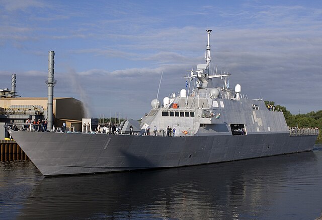 640px-USS_Freedom_%28LCS_1%29.jpg