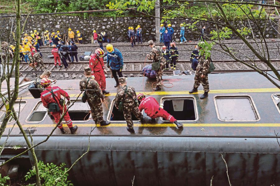 ACCIDENT-TRAIN3003_1585575439.jpg