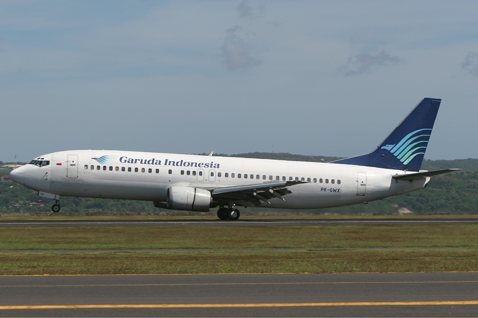 Garuda_Indonesia_Boeing_737-400_Stegmeier.jpg