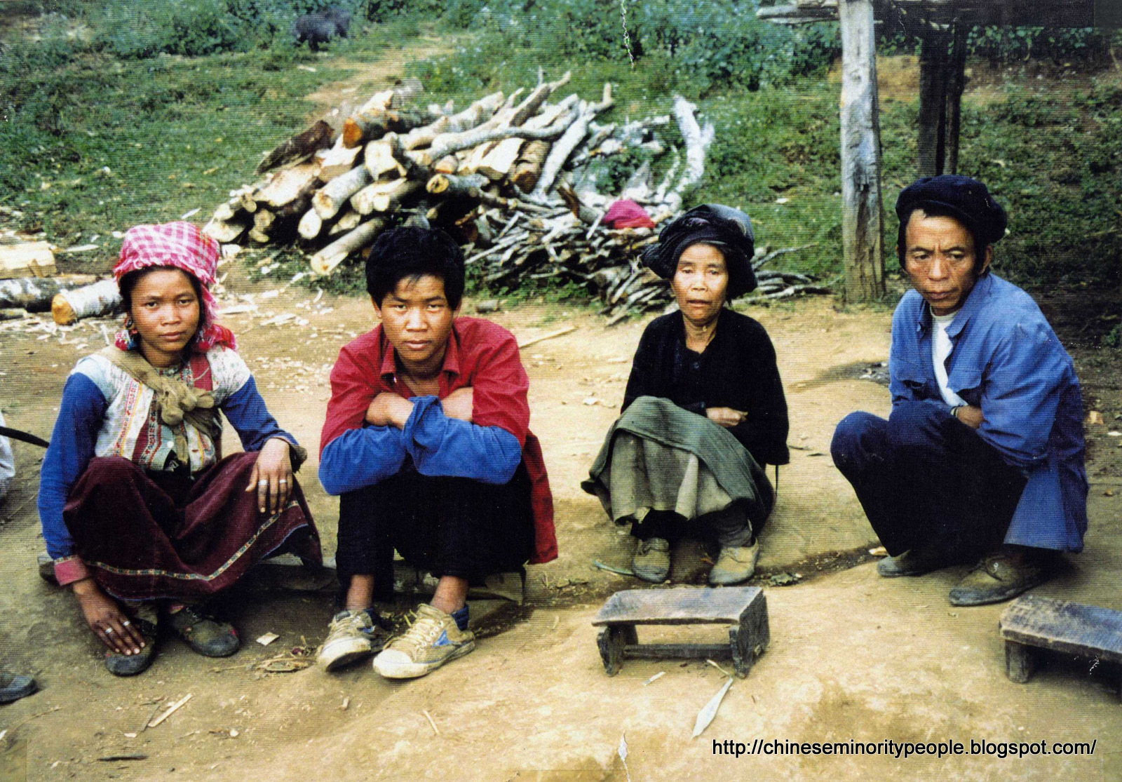 Xishuangbanna%2B-%2BBulang%2Bfamily%2B1993.jpg