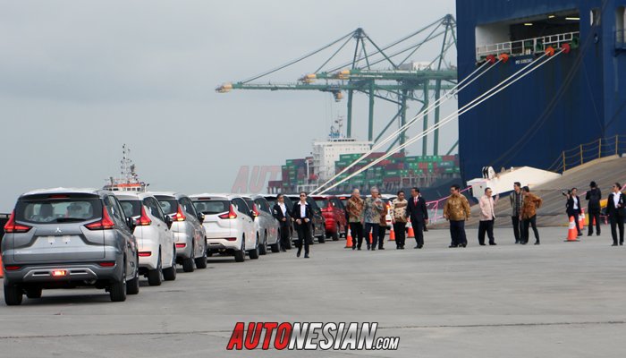 ekspor-perdana-mitsubishi-xpander-jokowi.jpg