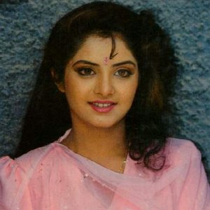 divya-bharti-1.jpg