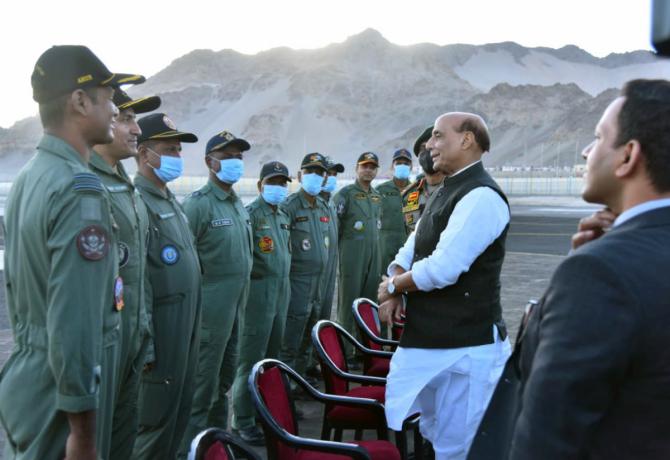 21rajnath-singh-at-iaf-station-in-leh.jpg