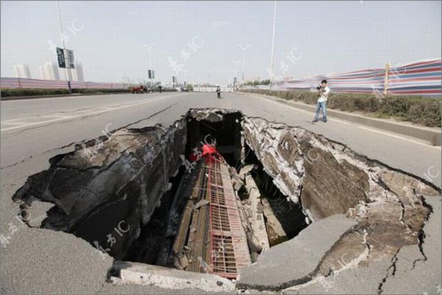 chinese_bridge_collapse_640_06.jpg