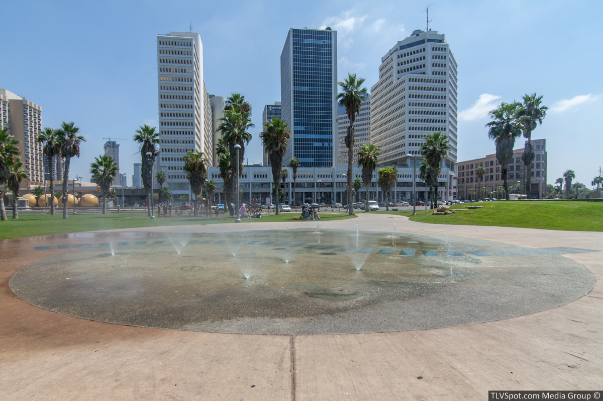 TLVSpot-Tel-Aviv-Charles-Clore-Park-Beach-011.JPG