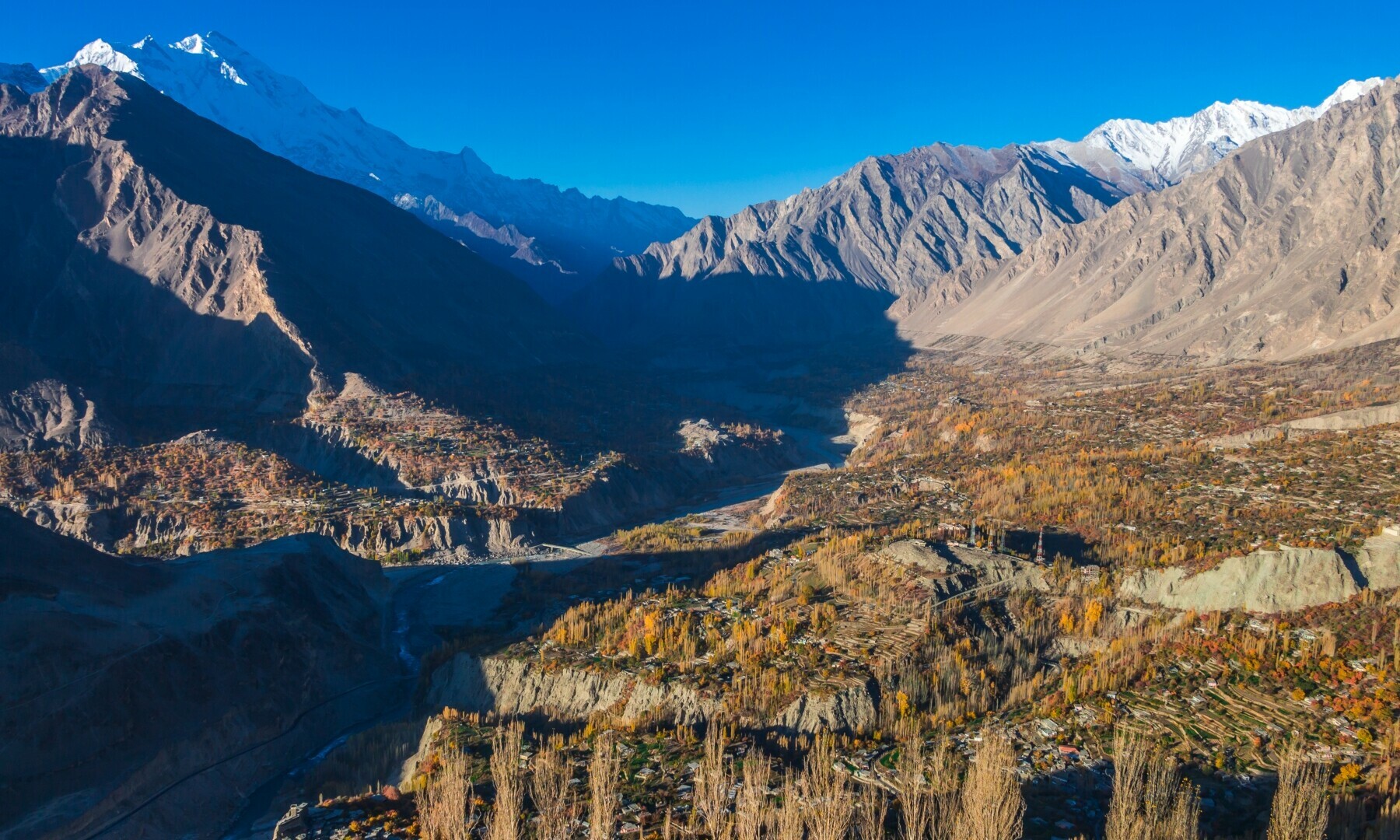 The breathtaking beauty of the Hunza Valley unfolds in a symphony of autumn colours.