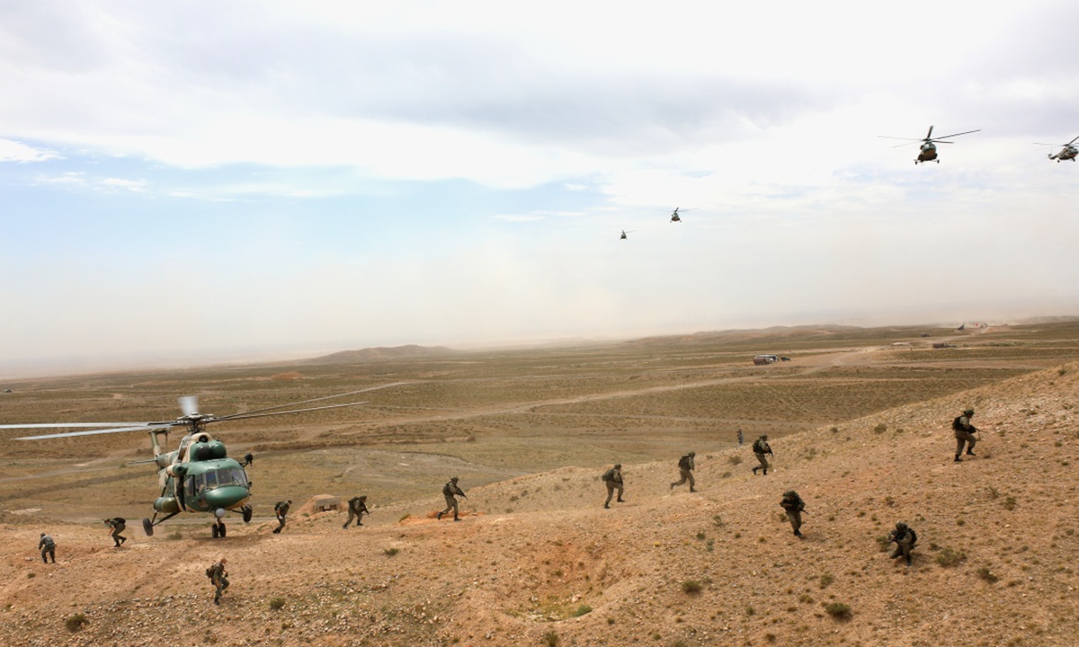 Military personnel conduct adaptive training for a joint military drill on Aug. 3, 2021. A joint military exercise by the Chinese and Russian armies will be held from Aug. 9 to 13 at a training base of the People's Liberation Army (PLA) in northwest China's Ningxia Hui Autonomous Region.Photo:China Military