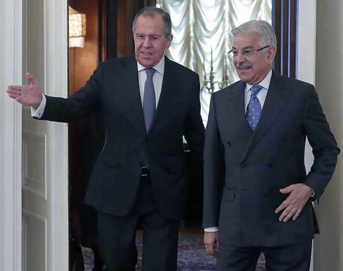 22sergei-lavrov-khawaja-asif.jpg