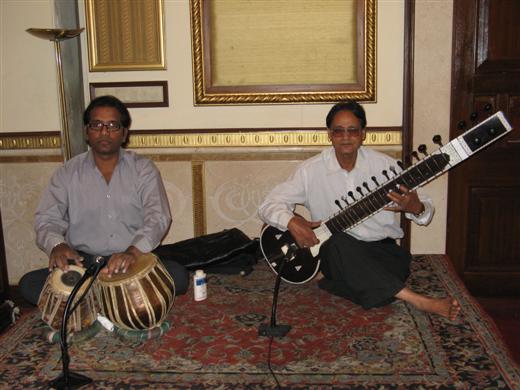 2006_12_26_tabla_sitar_wedding_520x390.JPG