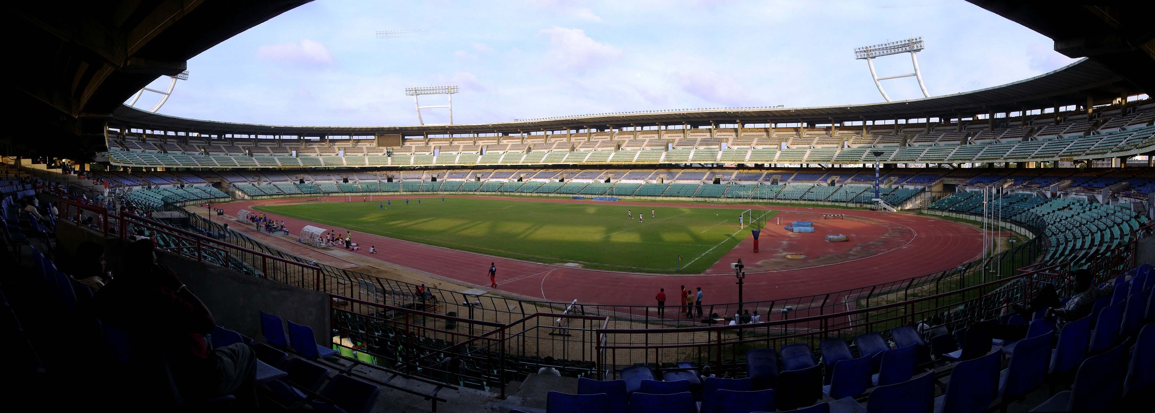 Jawaharlal_Nehru_Stadium_Chennai_panorama.jpg