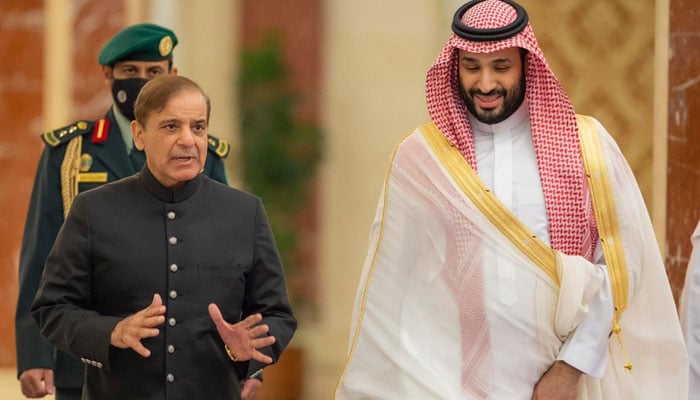 Crown Prince Mohammed bin Salman receives PM Shehbaz at Al-Salam Royal Palace Jeddah on April 30, 2022. Photo: Twitter/PML_N