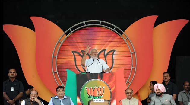 Narendra_Modi_Delhi_rally_speech_with_leaders_AFP_630.jpg