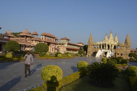 shri-swaminarayan-mandir.jpg