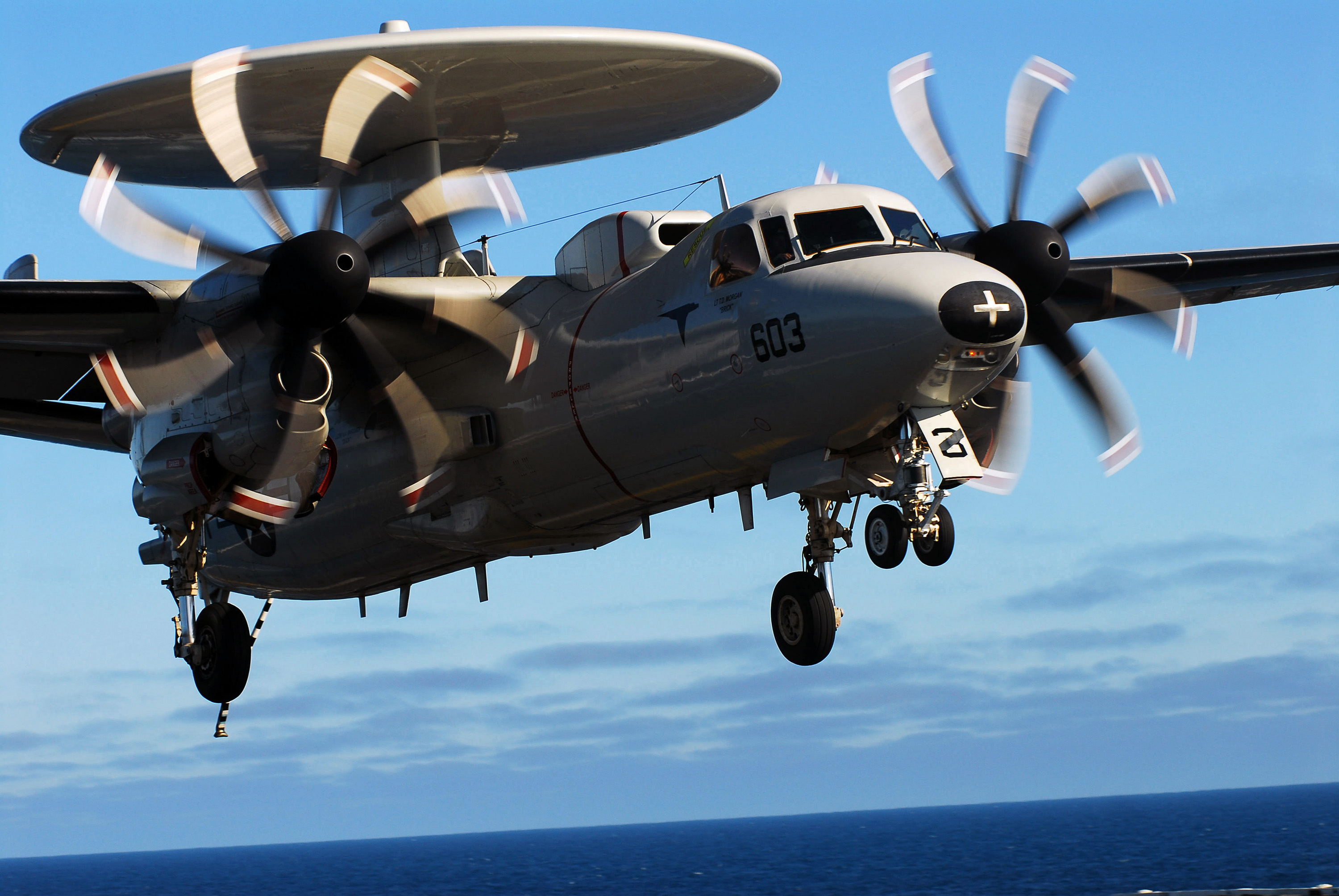 E-2C_Landing.jpg