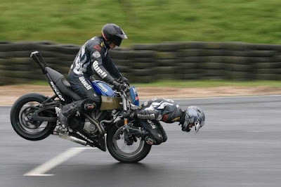 Amazing+bikes+stunts+3.jpg