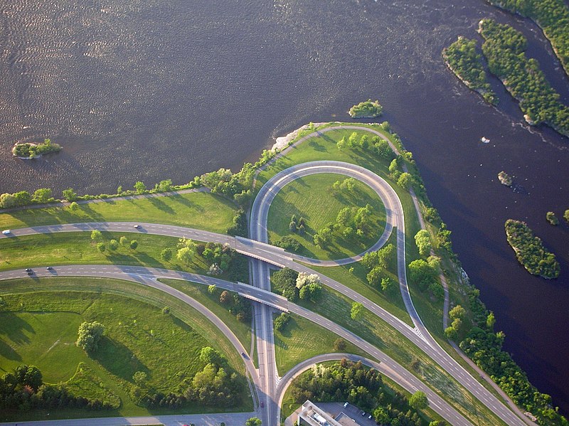 800px-Ottawa_River_Parkway_interchange.jpg