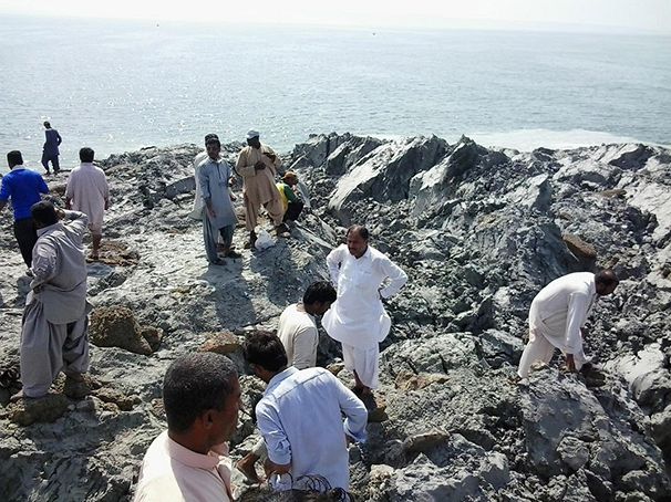 606x454_2609-pakistan-new-island-earthquake-ii.jpg