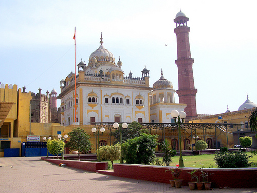 Gurdwara%20Dera%20Sahib%20Panjvin%20Patshahi,%20Lahore.jpg