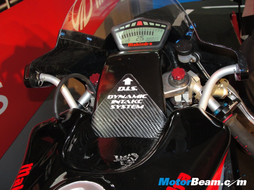 Mahindra_Concept_Motorcycle_Instrumentation.jpg