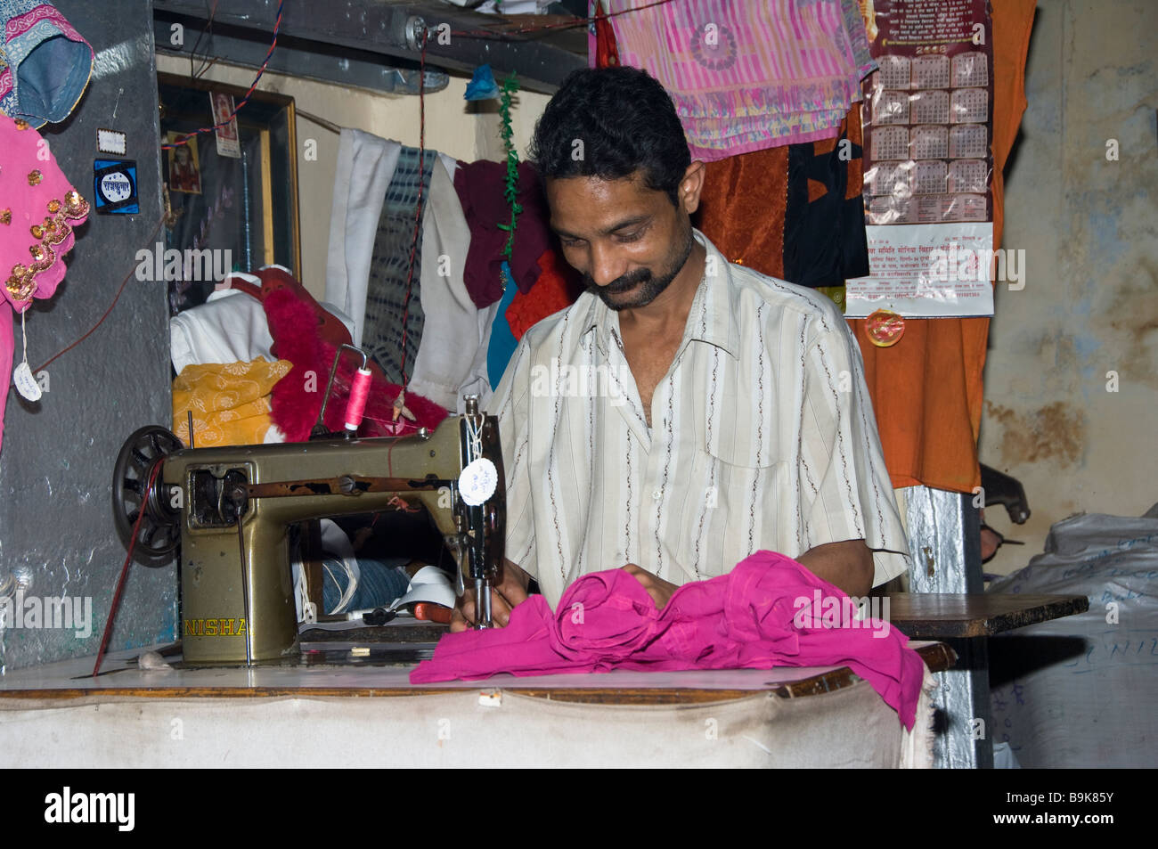 tailor-chandni-chowk-bazar-old-delhi-india-B9K85Y.jpg