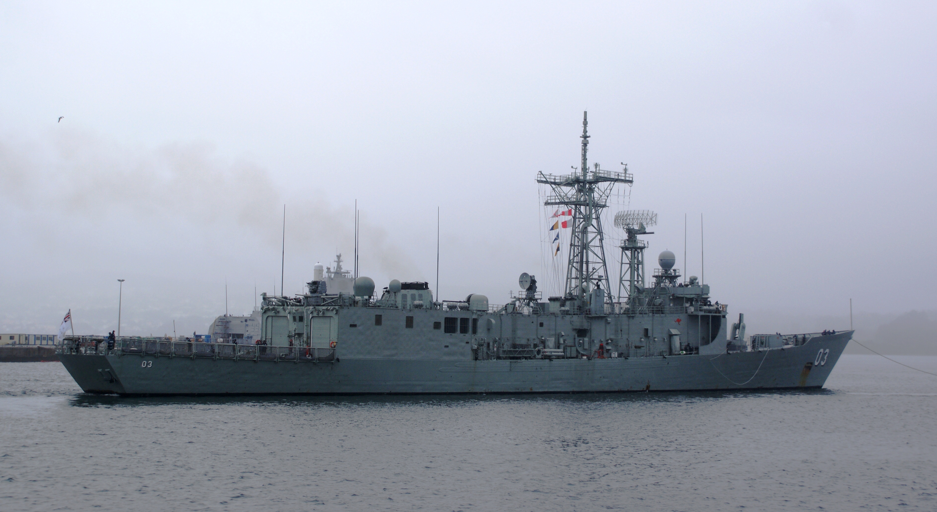 HMAS_Sydney_(FFG_03)_-_2009b.jpg