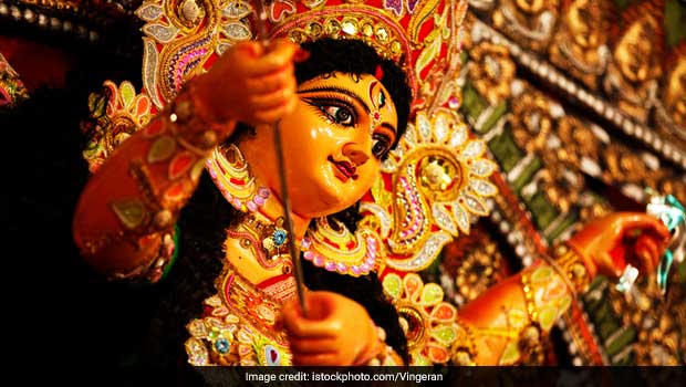 durga-puja-620_620x350_41506332117.jpg